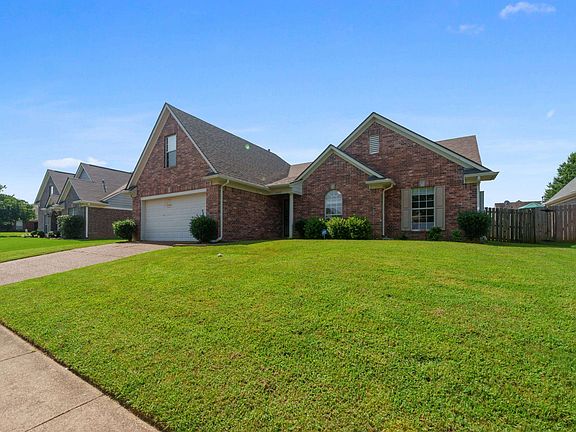 3rd image of 11627 Evening Ridge Dr
