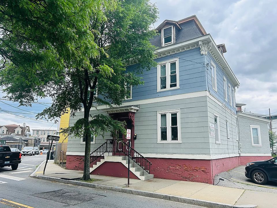 1st image of 164 Dean St #2