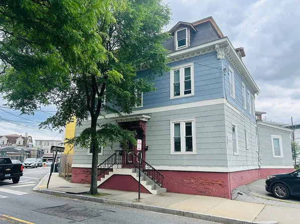 164 Dean St #2, Providence, RI 02903