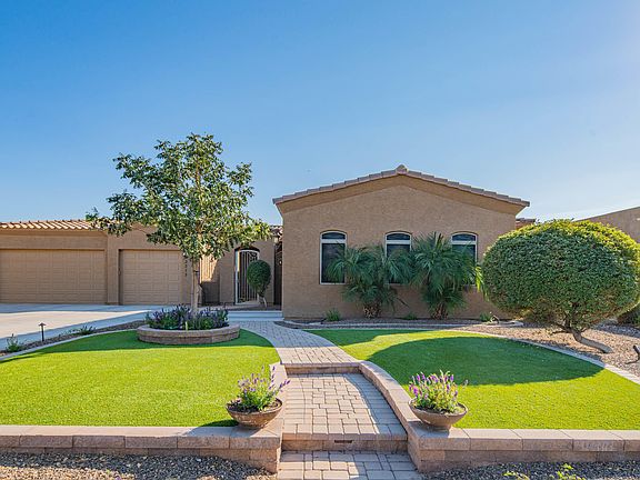 5th image of 3215 W Desert Ln