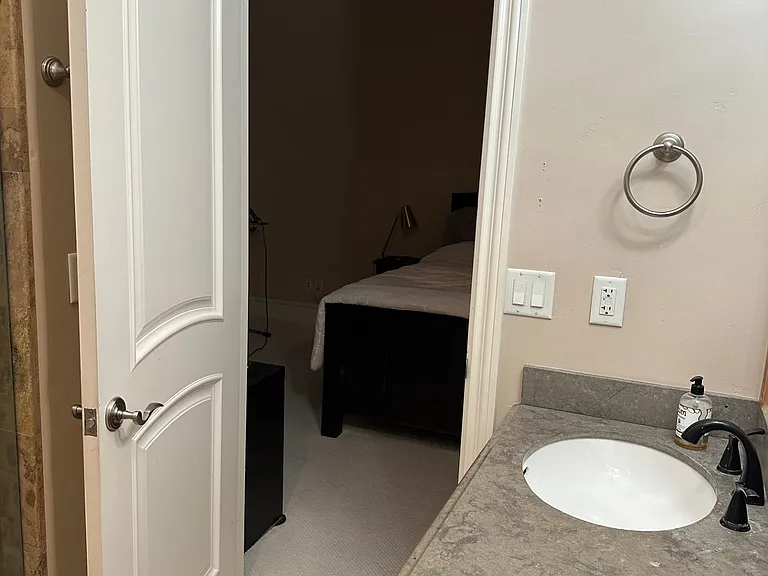 135 Carmelita Dr — Photo 40