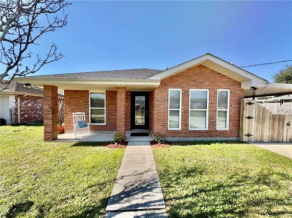 36 Woodchase Ct, Violet, LA 70092