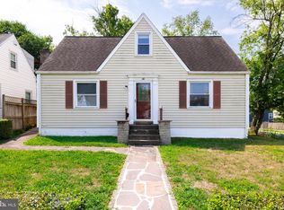 936 16th St S, Arlington, VA 22202