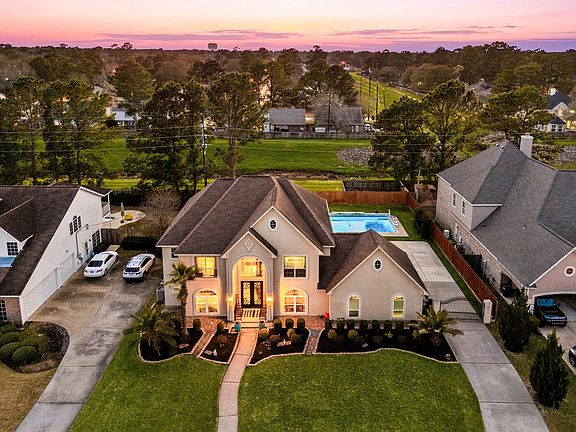 2nd image of 17621 Shadow Valley Dr