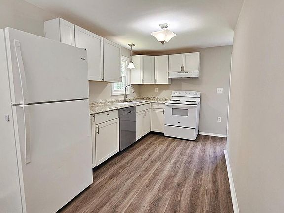 4th image of 3008 Martin Ave