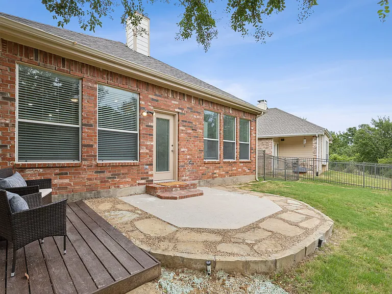 8824 Tyler Dr — Photo 29