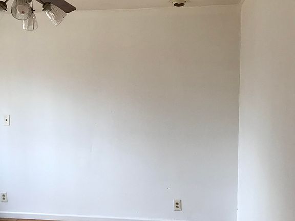 Middle Bedroom