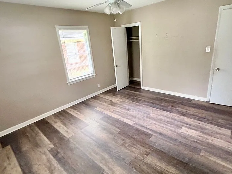 527 Englewood Dr — Photo 19