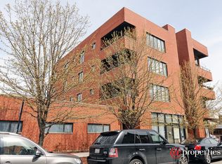 2038 N Western Ave #303, Chicago, IL 60647