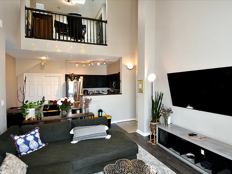 5121 Travis Edward Way #J — Photo 5