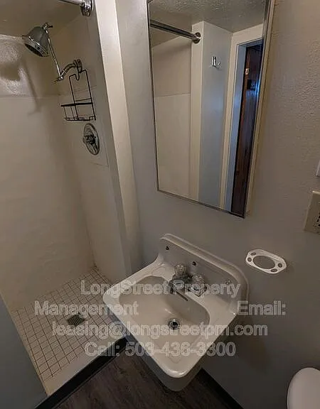 205 NW 11th St #5 — Photo 24