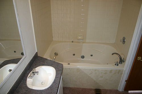 5th image of 4606 Freund St