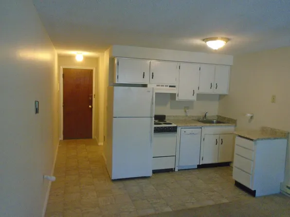 18 Amherst St, Nashua, NH 03064