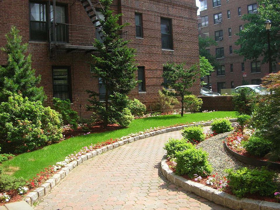 2nd image of 6735 Yellowstone Blvd APT 2H