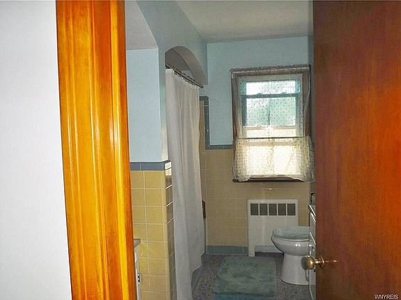 5th image of 3800 Broadway St