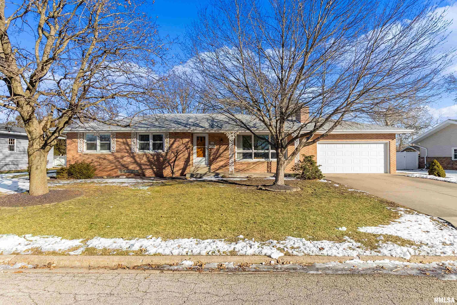 128 W Crestwood Dr photo 1