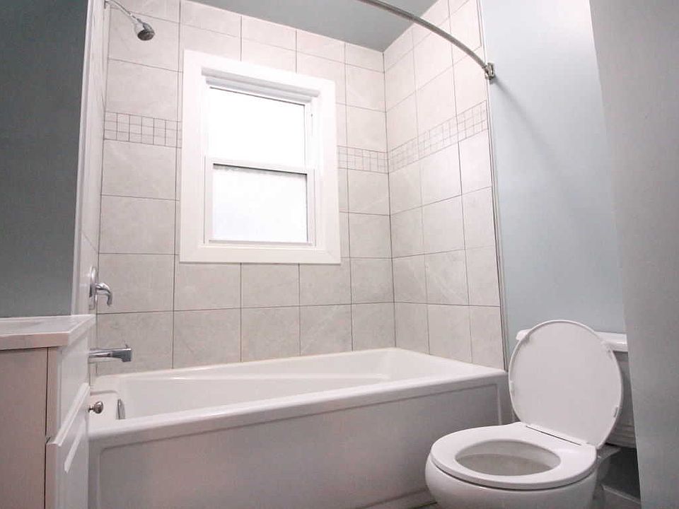 1st image of 312 McIntyre St #3