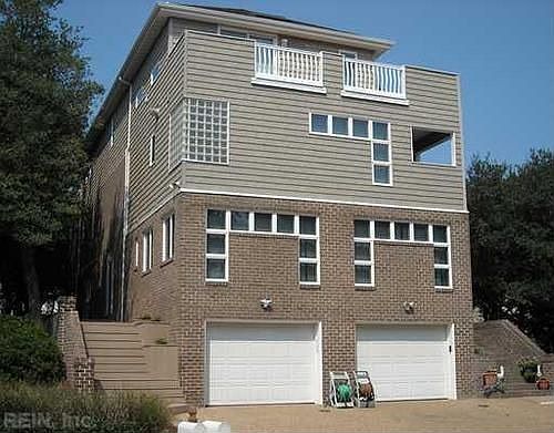 3rd image of 2249 Woodlawn Ave #A