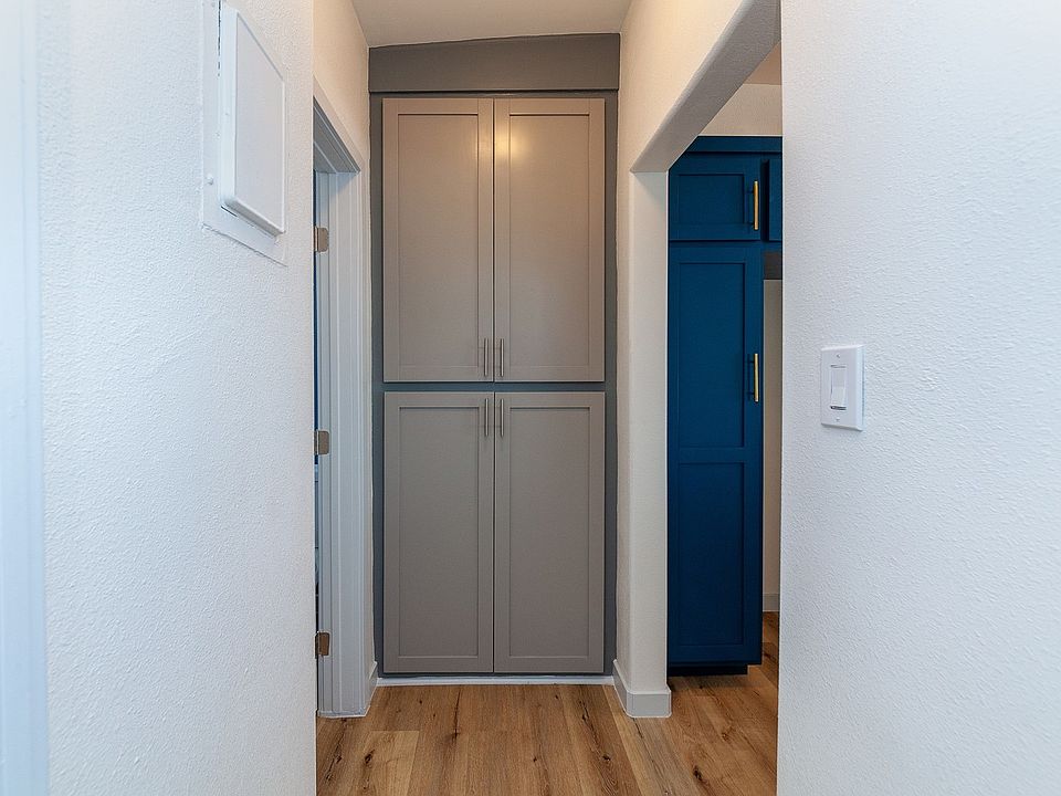 1st image of 1955 Locust Ave APT 6