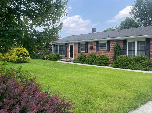 191 Pisgah Dr, Brevard, NC 28712