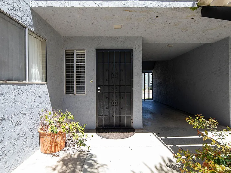 Calla Ave Apartments — Photo 11
