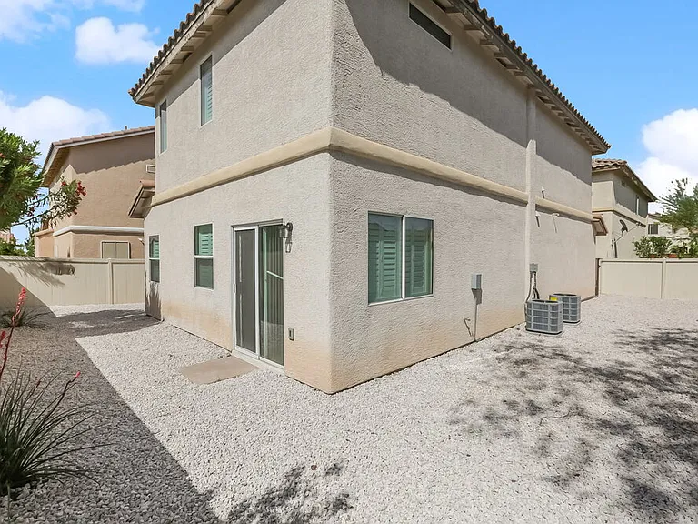 9327 Pyrope Ct — Photo 17