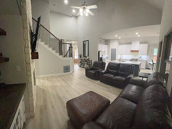 2nd image of 891 Carolina Way