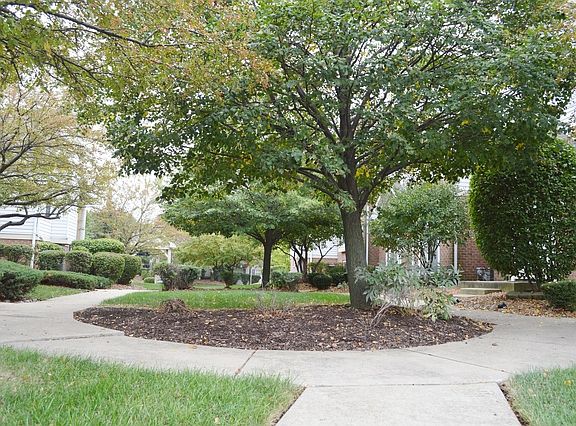 5th image of 18874 S Vanderbilt Dr