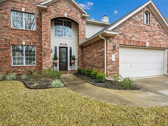 2nd image of 1105 Hunters Creek Dr