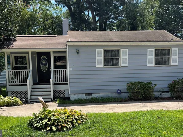 120 6th St, Colonial Beach, VA 22443