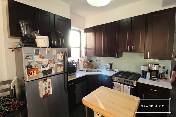 Rented by Grand & Co. | media 10