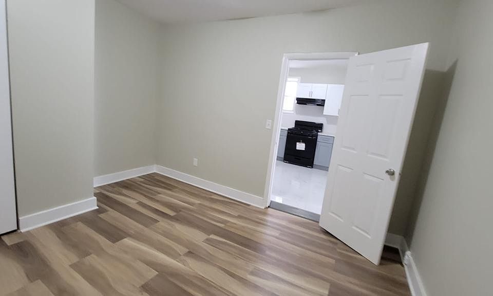 1st image of 50 11th Ave Floor 3