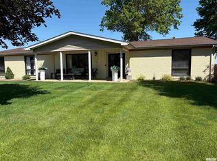 205 W Southgate Dr, Elmwood, IL 61529