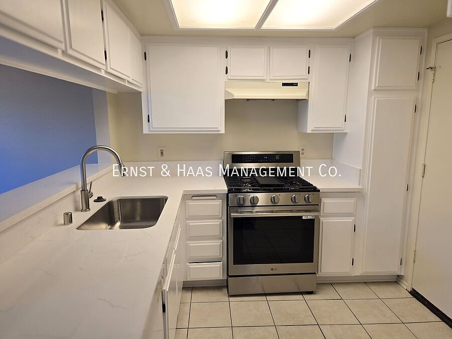 1st image of 9118 1/2 Cedar St