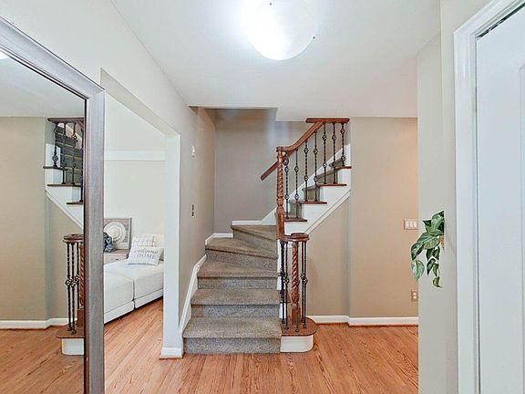 5th image of 1700 Evergreen St