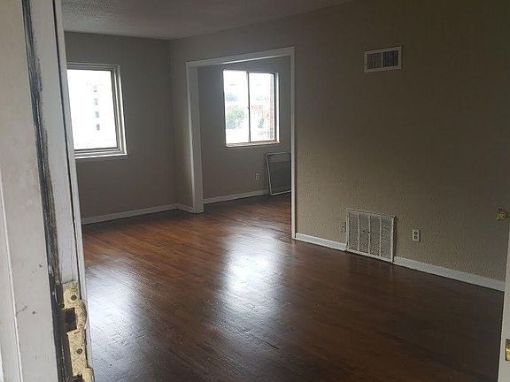 4th image of 3410 Harrison St APT 3