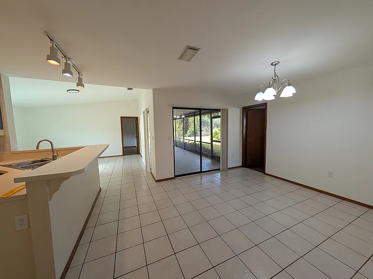 517 Bearded Oaks Cir — Photo 35