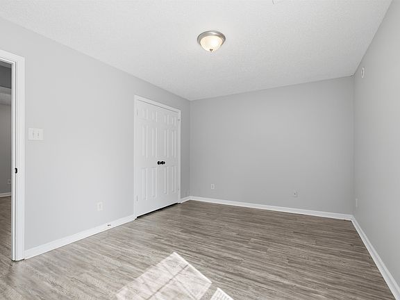 5th image of 5330 Sleepy Oak Cv