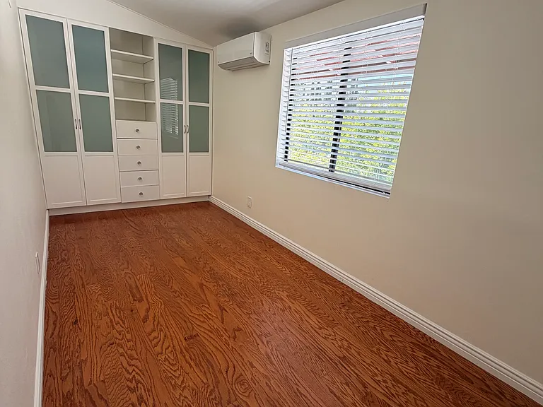 upstairs bed room 2