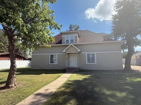 505 W 9th St, Hugoton, KS 67951