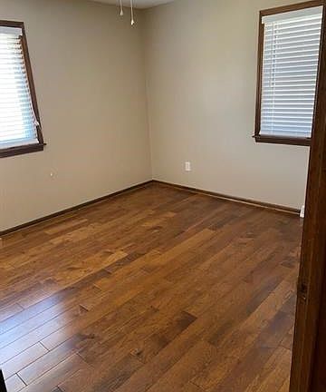 5th image of 3725 NE Chapel Dr