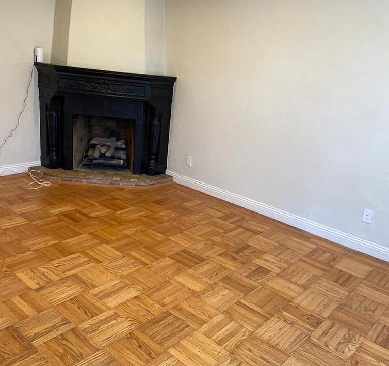 1st image of 438 Willits St