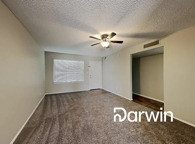 3 bed, 2.0 bath, 1574 sqft, $2,490 — Photo 4