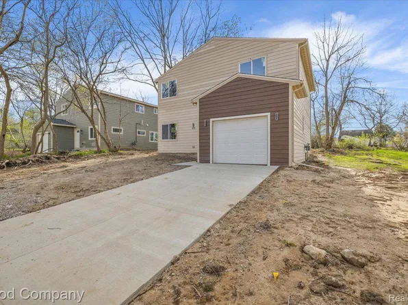 494 Bloomfield Ave, Pontiac, MI 48341