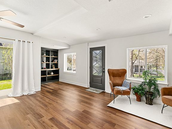 4th image of 1009 27th St