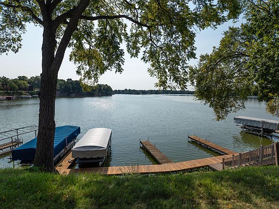 5th image of 48331 Bayshore Dr