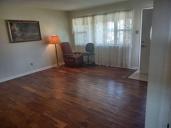 3rd image of 4709 Pasadena Dr