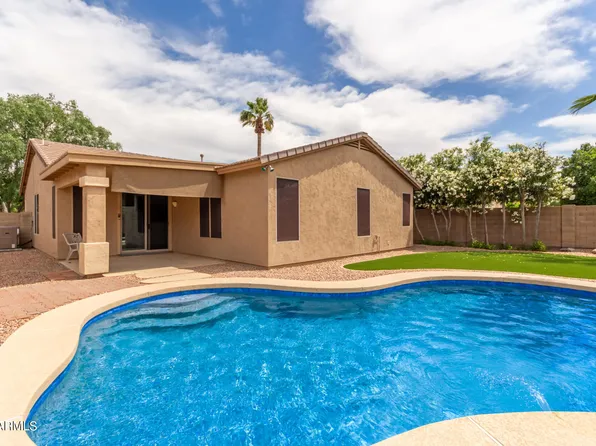 382 N WILSON Drive, Chandler, AZ 85225