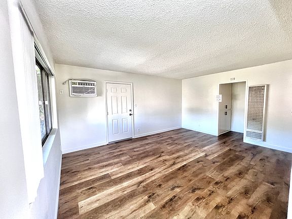 4th image of 14102 Delano St APT 7