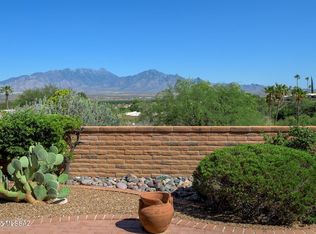 1013 W Desert Hills Dr, Green Valley, AZ 85622